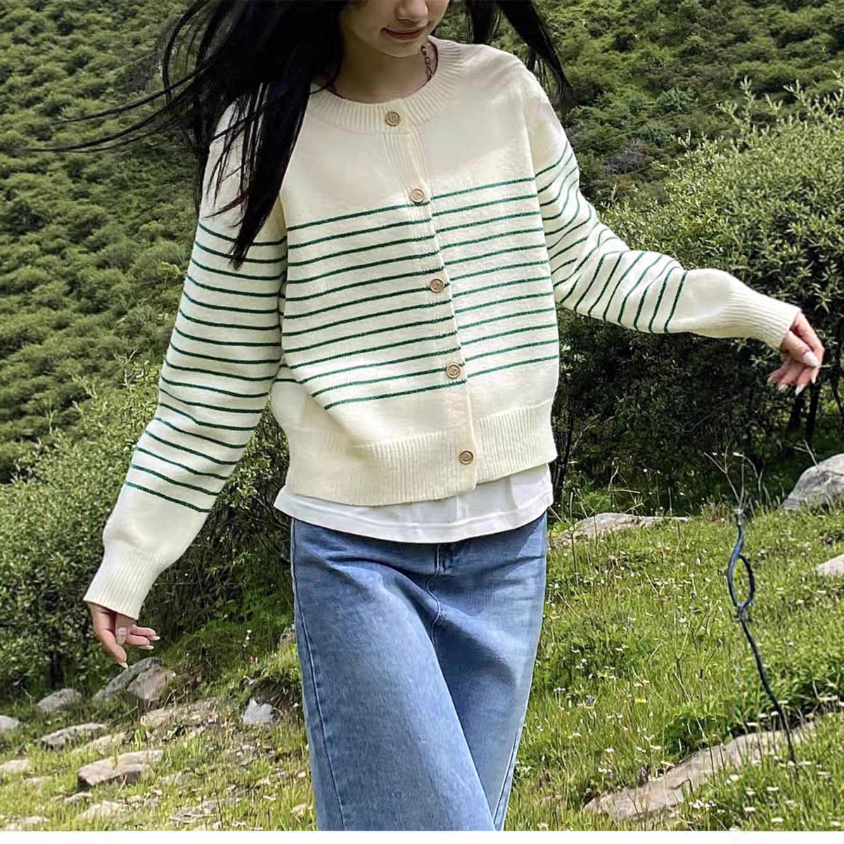 Cardigan de punto a rayas francesas para mujeres a principios de otoño pequeño plegado para usar suéter de manga larga de cuello redondo chaqueta superior image 3