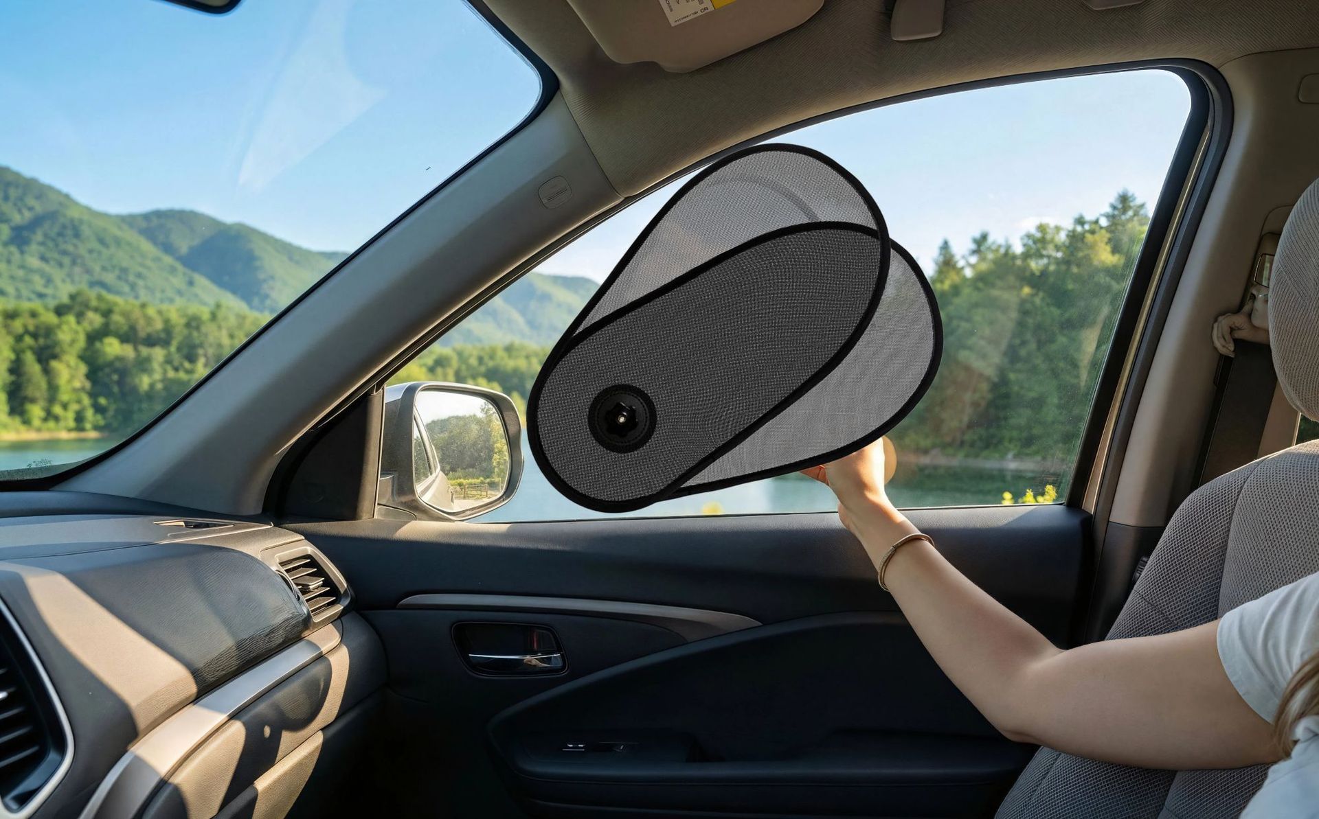 Adjustable suction cup sunshade for cars, sun protection, heat insulation, light blocking, UV protection, side window car sunshade