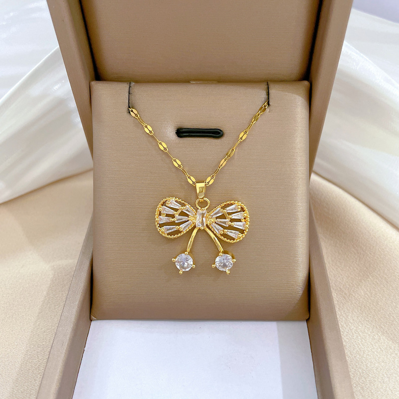 Set collana e orecchini a farfalla micro-set per banchetti_voghion.com