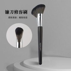 滄州メイクブラシ、鎌型輪郭ブラシ、柔らかい毛のシャドウブラシ、顔の輪郭と側影を描くための柔らかい毛の初心者向けメイクツール