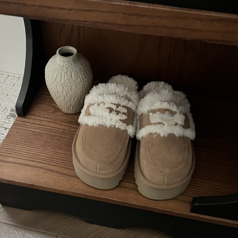 Henan Sangpo Snow Boots, Fur Slippers, Warm Plus Velvet, Thickened Embroidered Toe-Cap Half Slippers, Women's Sheepskin Shoes Henan Sangpo Snow Boots, Fur Slippers, Warm Plus Velvet, Thickened Embroidered Toe-Cap Half Slippers, Women's Sheepskin Shoes