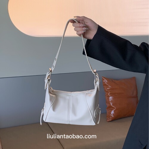 Cool and trendy girls' niche design leather zipper shoulder bag underarm bag retro European and American 2024 new style bag