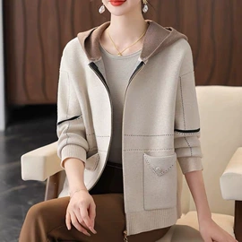 中老年毛衣、针织衫;中老年休闲套装;毛衣