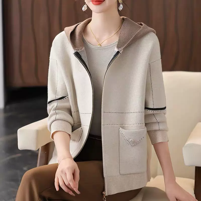 秋冬妈妈装连帽外套减龄口袋宽松中老年女装针织衫上衣女休闲百搭