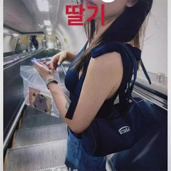 高品質韓国ニッチブランド emis デニムバッグ 2025 夏多用途ショルダー脇バッグシンプルなシリンダーバッグ
