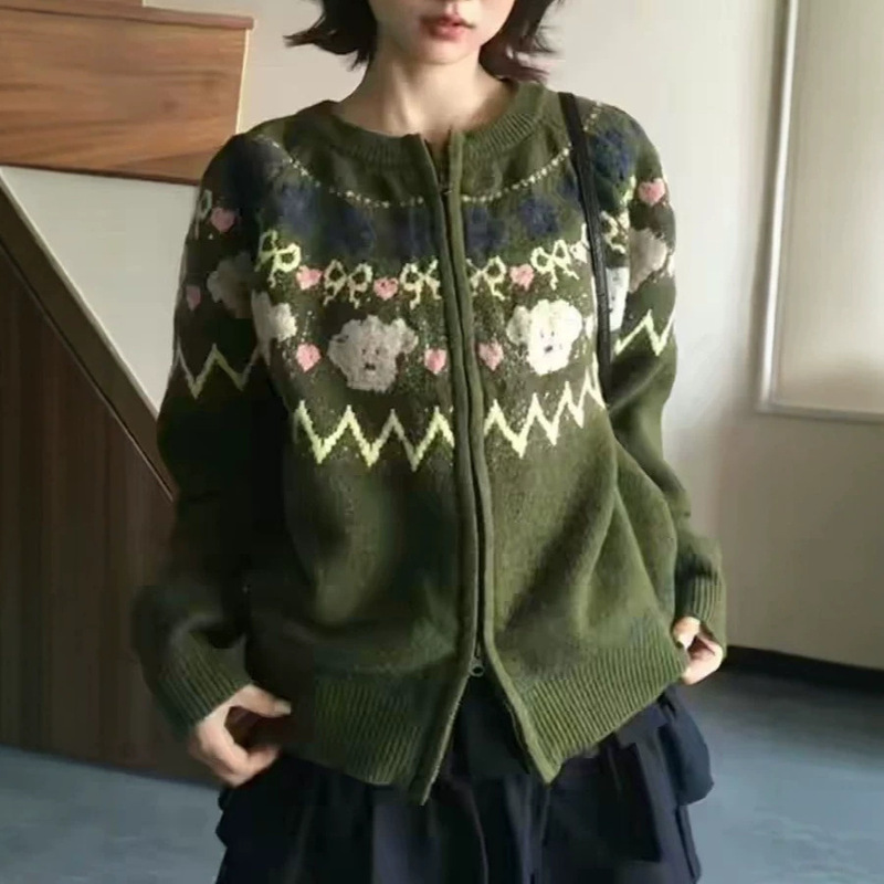 Green retro Fair Isle sweater cardigan for women, 2026 new autumn/winter collection, perfect for Christmas outfits, loose and soft, thick top Green retro Fair Isle sweater cardigan for women, 2026 new autumn/winter collection, perfect for Christmas outfits, loose and soft, thick top