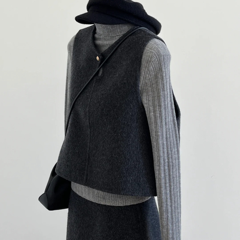 2025 Autumn and Winter Matchinging Set of Vest, Jacket and Skirt, Work Clothing, Light and Mature Layered Three-Piece Set for Women, Gray Bottoming Shirt