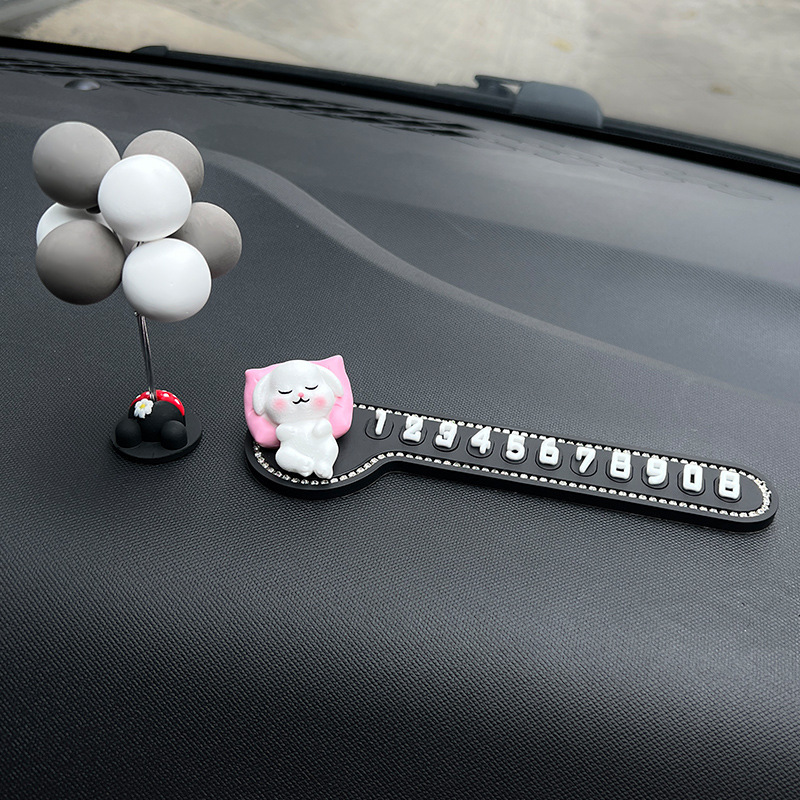 [잠자는 토끼 + 정지 신호 + 회색과 흰색 풍선]