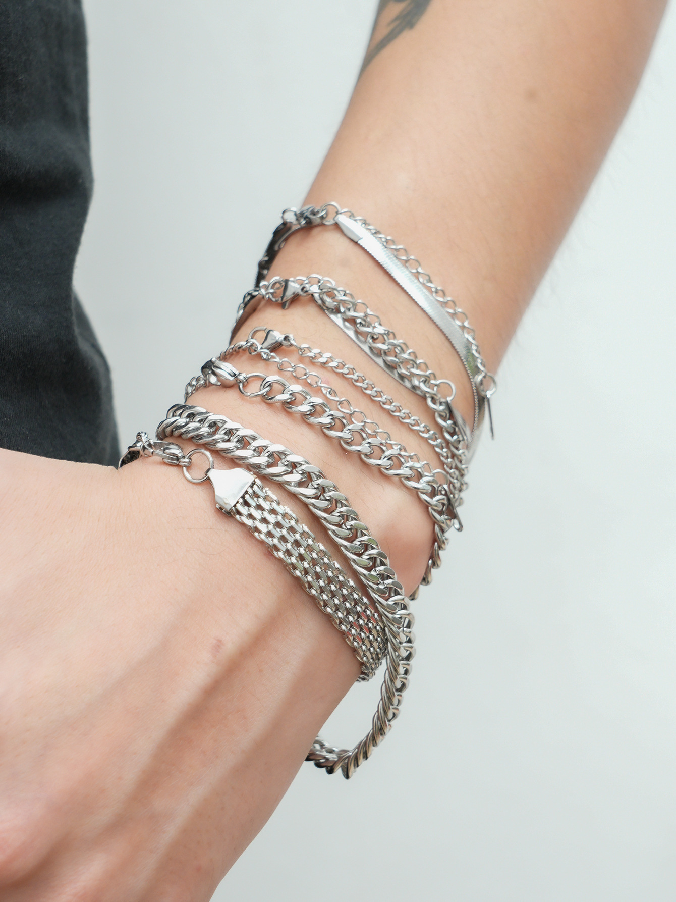 Bracciale transfrontaliero in acciaio inossidabile placcato alla moda europea e americana. Bracciale unisex con catena a serpente piatta a catena cubana a doppio strato_voghion.com