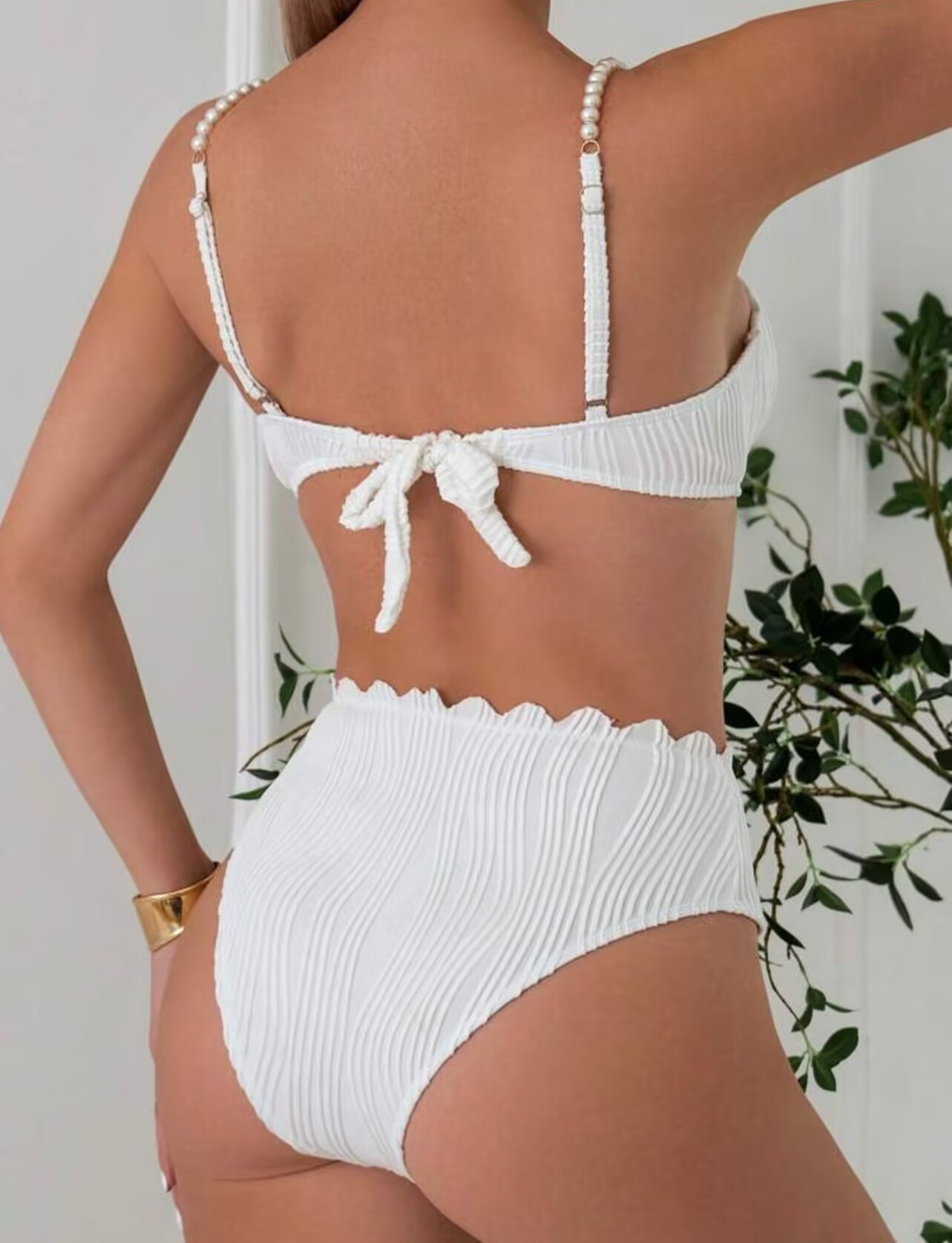 Bikini-Set in Unifarbe – Sexy Triangel-Top mit Muschelmuster und hochgeschnittenes Höschen für Damen (Schwarz/Weiß, Polyester-Spandex-Mischung, mit Bügeln)_voghion.com