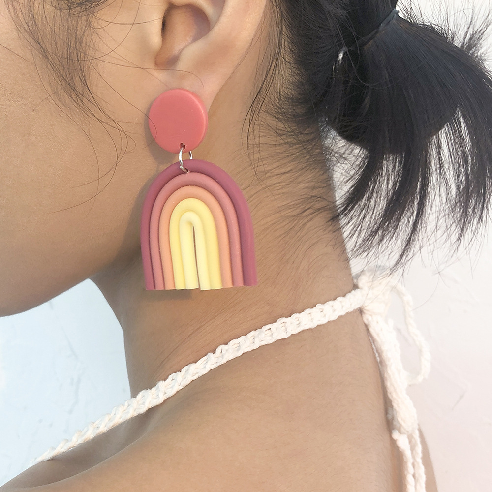 Vente En Gros Bijoux Couleur Céramique Douce Boucles D&#39;oreilles En Forme De U Nihaojewelry display picture 17