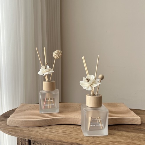 MUJI INS Original Wood-Dried Flower Decor, Flameless Vine Branch Aroma Diffuser for Living Room, Bedroom, and Bathroom, Odor Elimination, Long-lasting Fragrance