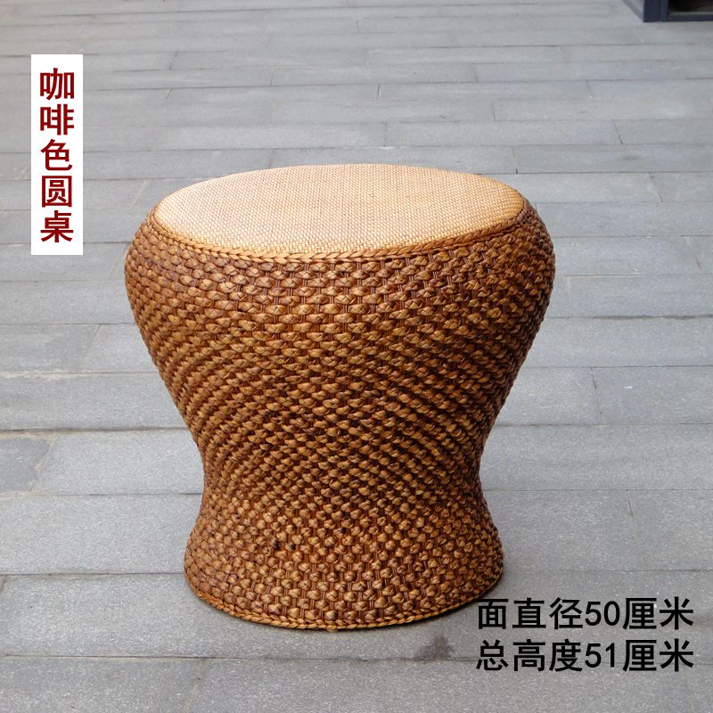咖啡色圆桌