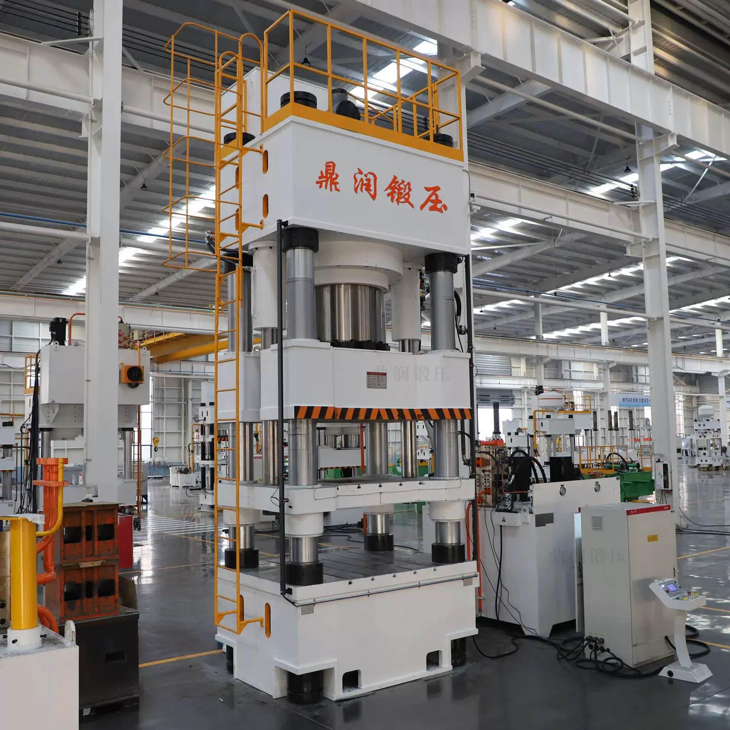 定制1800T吨粒子钢压饼机液压机鼎润锻压粒子钢热压块成型油压机