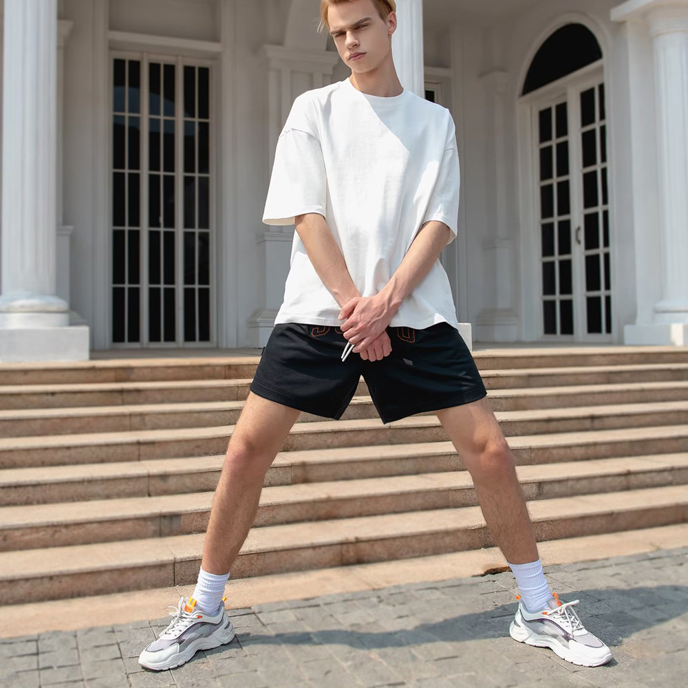 American Summer Split Sports Shorts Herren Bestickte Loose Running Fitness Basketball Bequemes atmungsaktives Training_voghion.com