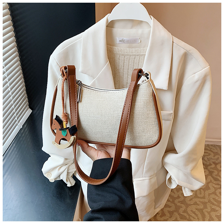 A niche design and fashionable underarm bag for summer 2025, a versatile and high-quality crossbody bag for women's daily commuting undefined