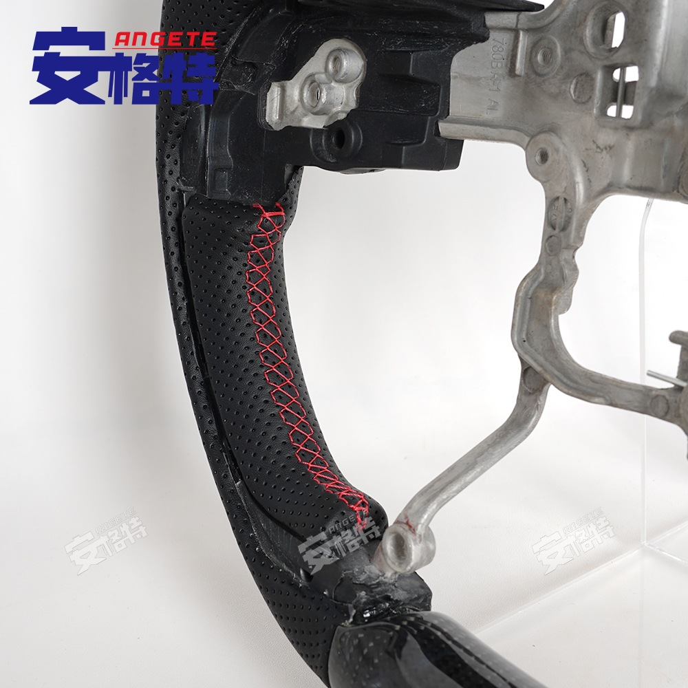 Suitable for the New Toyota Tacoma Tacoma/Tundra Real Carbon Fiber Car Steering Wheel Modification