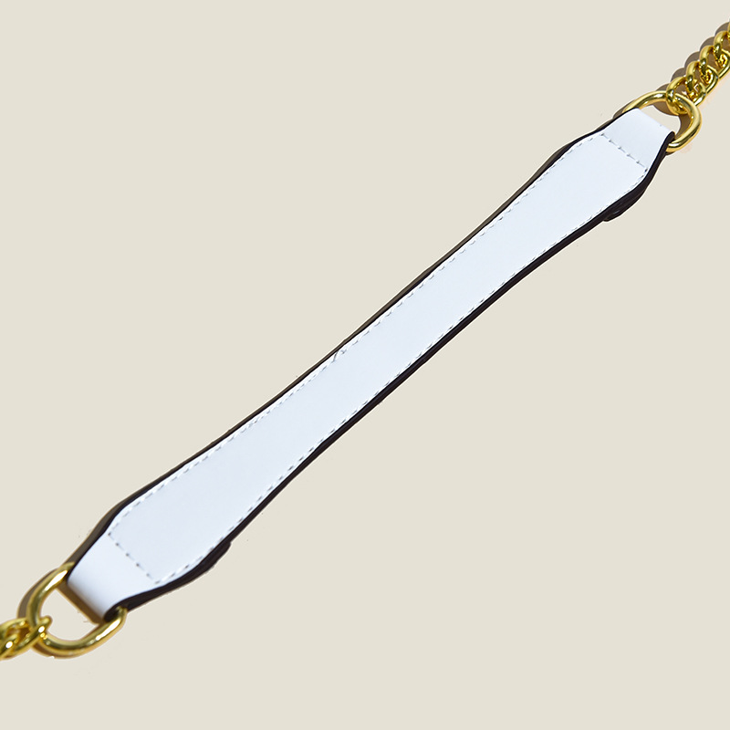 2023 Herbst Neue Live-Übertragung Beliebte Einzelschulter Diagonalkette Niet Kleine Quadratische Damentasche Fabrik Direktverkauf und Lieferung_voghion.com