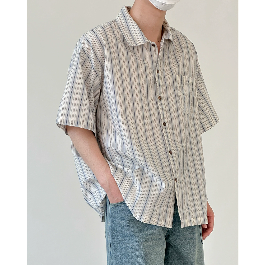 Корейская маленькая свежая рубашка с короткими рукавами мужская 2024 летом новая молодежная свободная повседневная рубашка