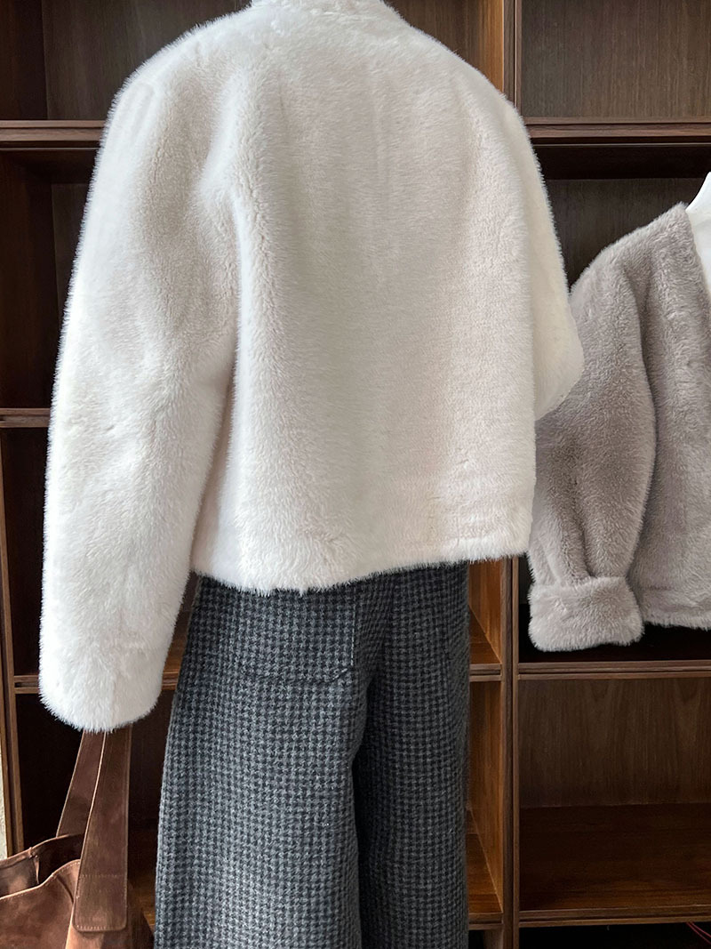 60E17F9C-5F0B-4ABE-B8D3-7587FB