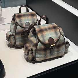 女包包秋冬新款女时尚复古学院风绒面双肩包渐变撞色格纹