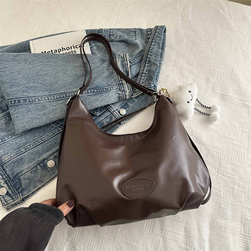 Mochila de moda coreana de invierno para mujeres 2024 nueva mochila de hombro simple de gran capacidad para mujeres