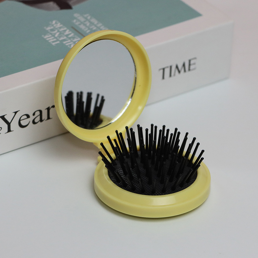 Aguja negra de piel amarilla