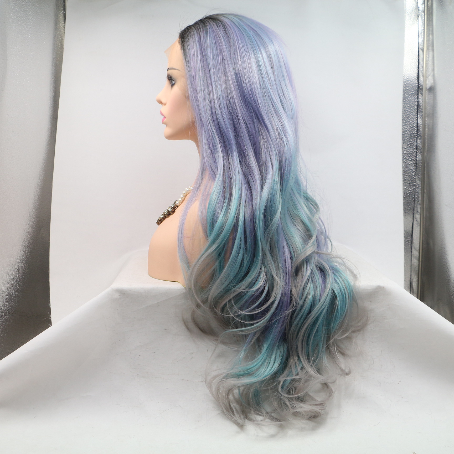 NEW LOOK pelucas de moda europea, fibra química de color, cabello de color mixto, cabello de rizos largos, micro rizos, inventario falso.