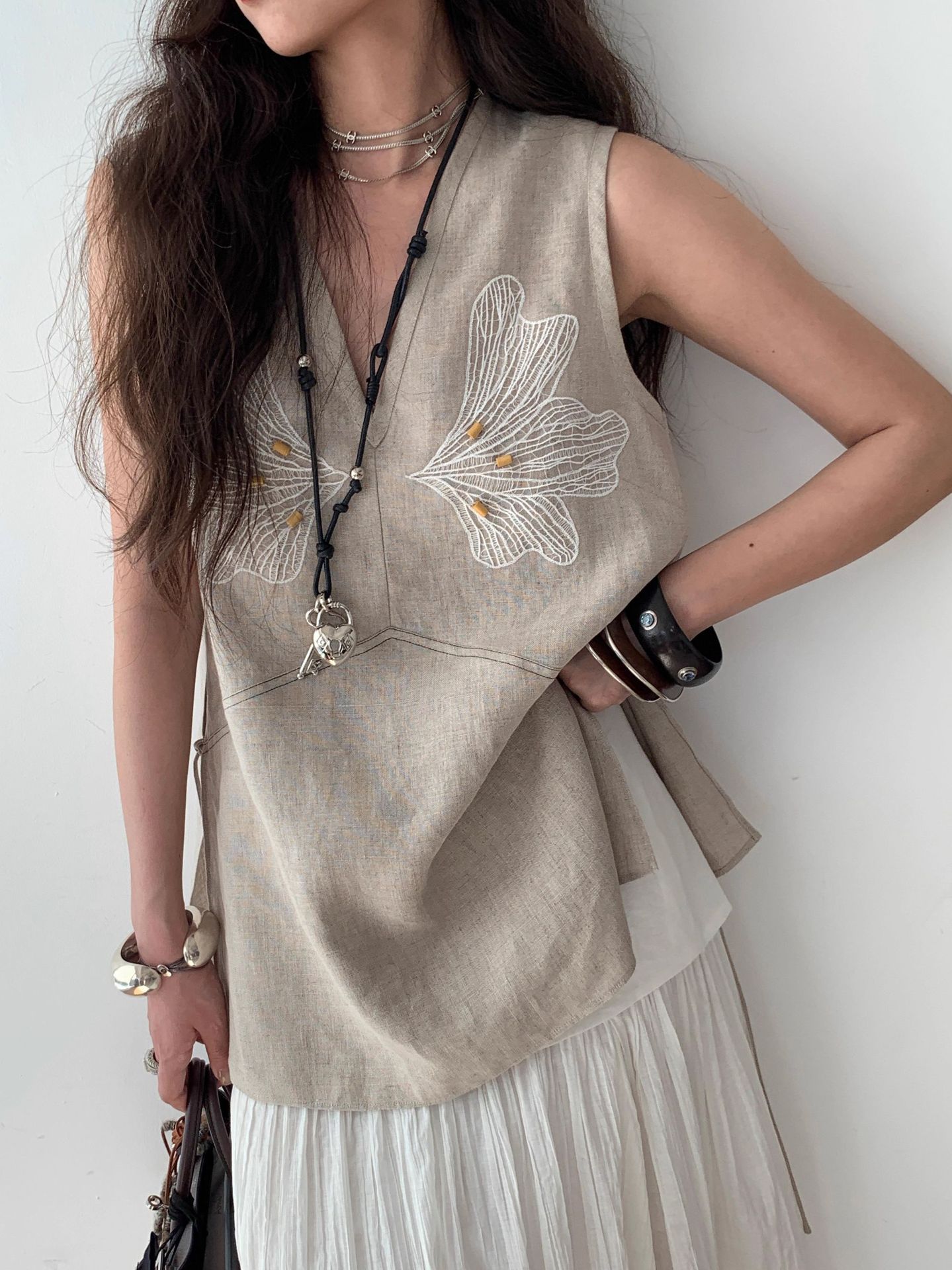 Linen Vest Women's Vest Summer Thin Embroidered Vest V Neck Side Slit A-Line Top C0711