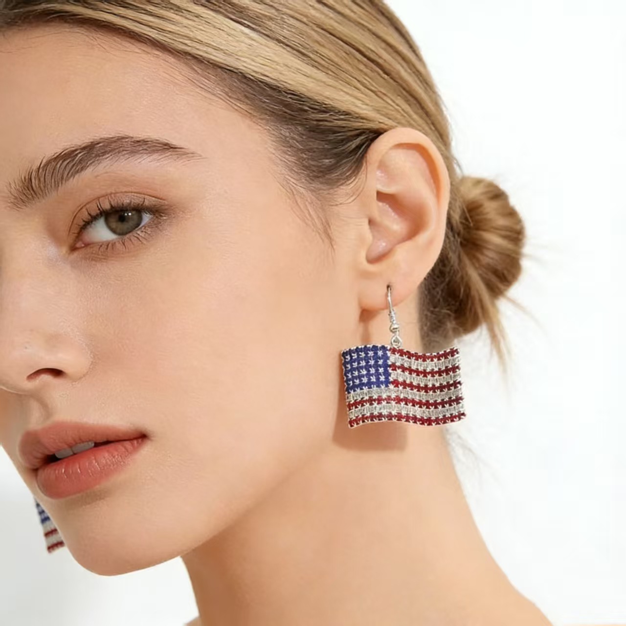 Cross-Border Hot-Selling American Independence Day Earrings for Women, Heart-Shaped Personalized Fashion Diamond-Encrusted National Flag Pendants, National Day Earrings