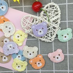 現物の人気服アクセサリーアクセサリーアクセサリーヘアピン装飾アクセサリーコンピュータ刺繍パッチ小型熊
