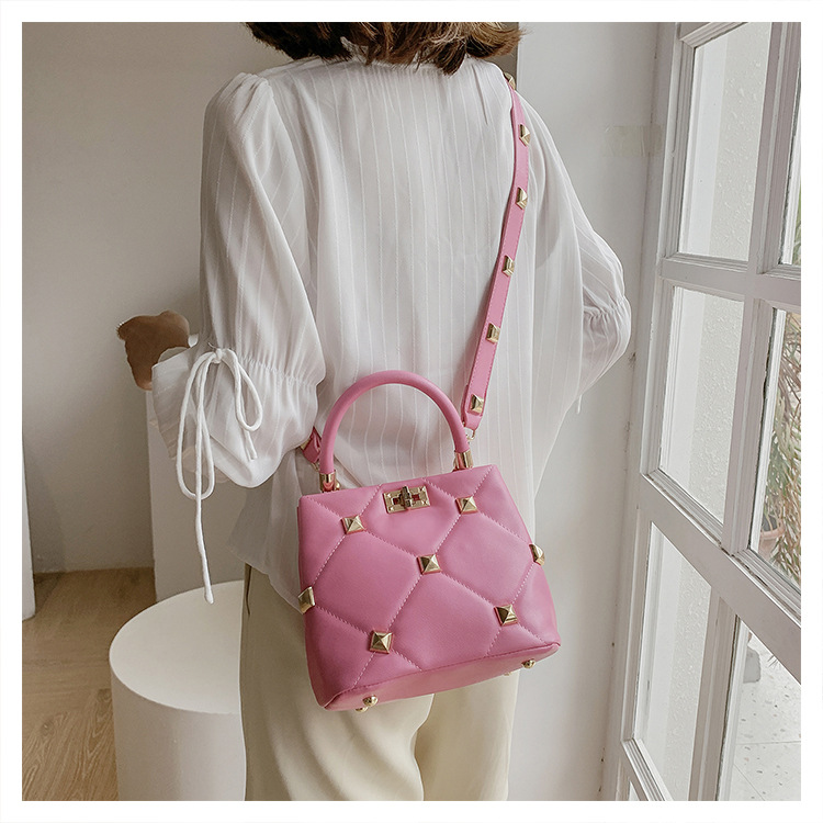 Medium Pu Leather Streetwear Square Bag display picture 15