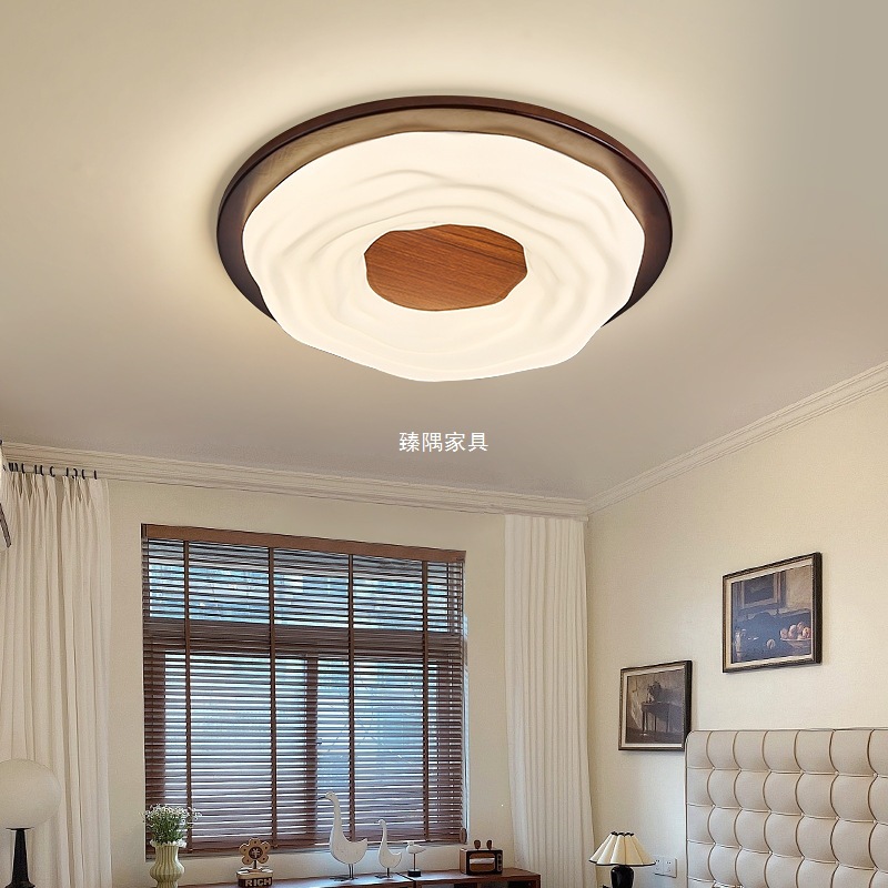 Luz principal de dormitorio medieval francesa madera sólida de alto nivel sensación de crema de viento de espectro completo lámpara de estudio de ojos retro lámpara de techo