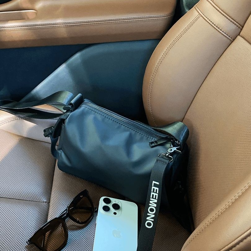 Misschen2024 nuevos materiales impermeables moda INS casual todas las tendencias sencillas bolsos de barril pequeño