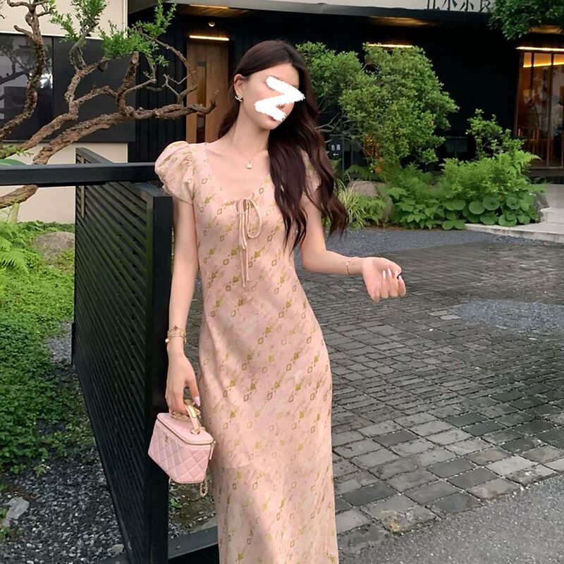 Summer Romantic Resort-Style Floral Dress V-Neck Drawstring Puff Sleeves Waist-Cinching Flowing Elegant Long Dress P0583 Summer Romantic Resort-Style Floral Dress V-Neck Drawstring Puff Sleeves Waist-Cinching Flowing Elegant Long Dress P0583