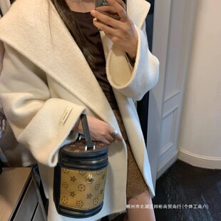 �羳��ë����Ů�ԺС�������L��r�Ќ������eϵ���p����ë�p����