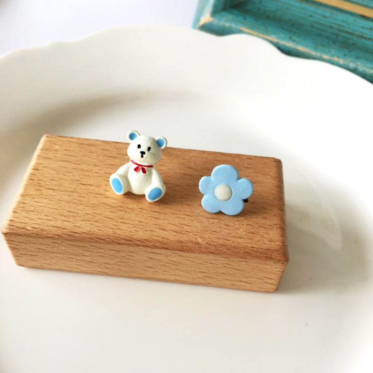 Korean Cartoon Cute Flower Bear Asymmetrical Earrings display picture 4