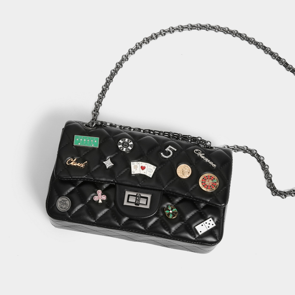 Bolso pequeño con cadena de diamantes para mujer, bandolera de hombro con insignia de letra personalizada a la moda, estilo fragancia, primavera 2025