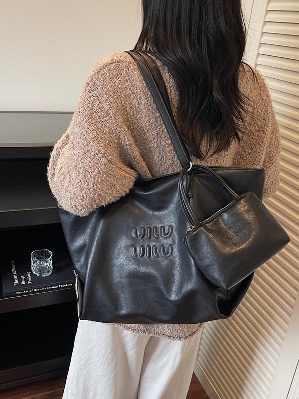 Bolso coreano nicho Zhong tote simple nuevo ocio de gran capacidad alta sensación práctica hombro axilar bolsa de viaje