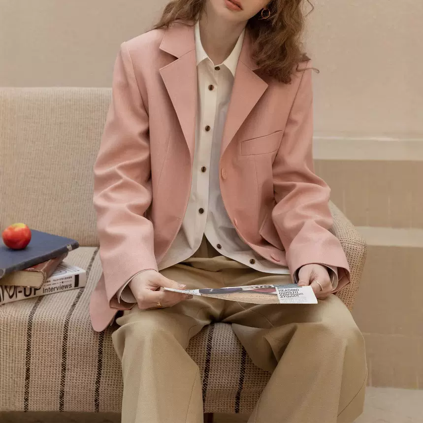 预售春季新款宽松休闲粉色西装外套女温柔风通勤小西服