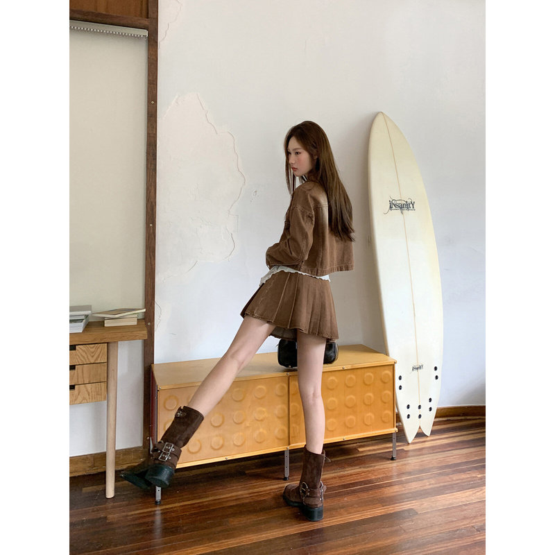Coffee-Colored Denim Jacket and Pleated Skirt Set for Women, Autumn Loose Jacket and A-Line Short Skirt Two-Piece Set Coffee-Colored Denim Jacket and Pleated Skirt Set for Women, Autumn Loose Jacket and A-Line Short Skirt Two-Piece Set