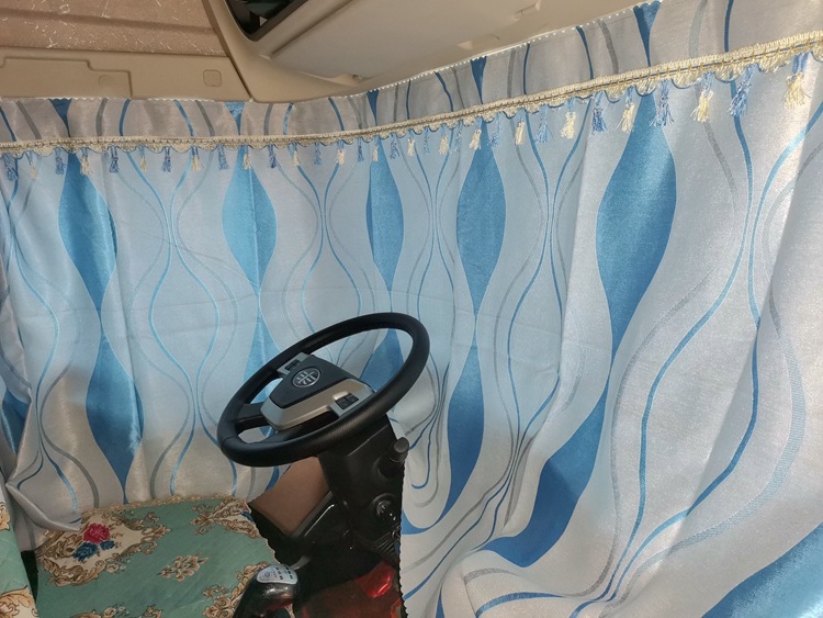 Large truck sleeper curtain shading temperature insulation curtain shading sunscreen four seasons universal crane excavator curtain manufacturer