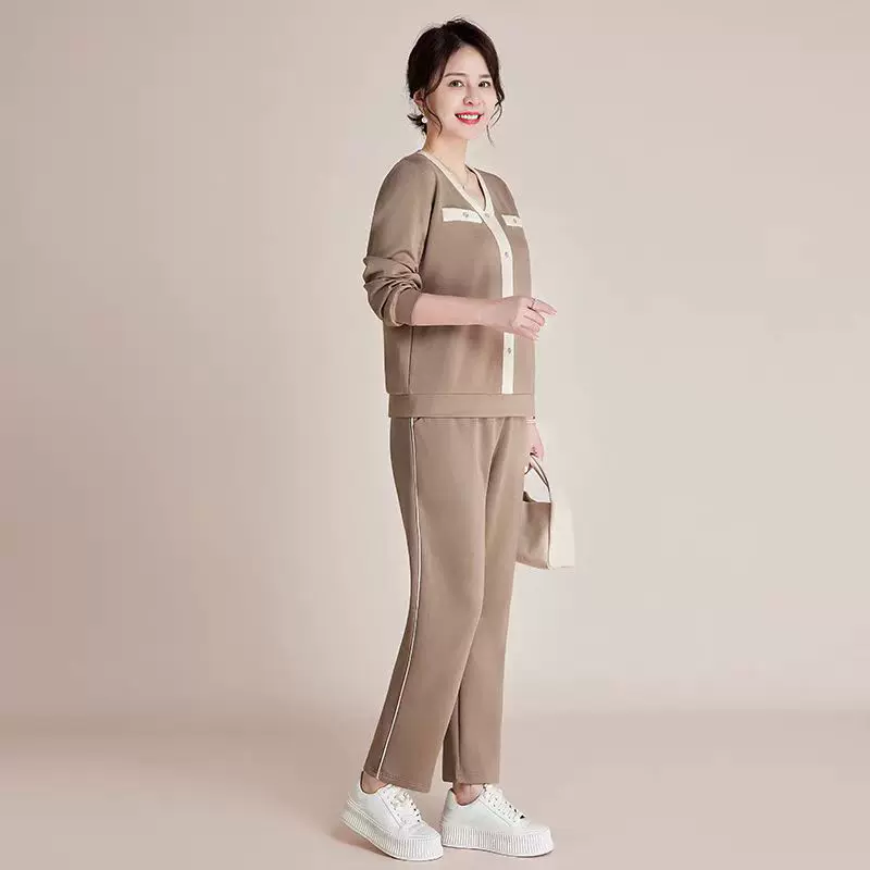 春秋休闲运动中年妈妈服套装2025新款中老年卫衣女春秋洋气两件套