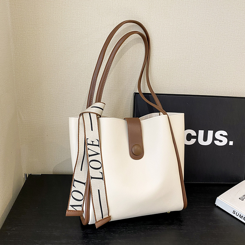 2024 Spring and Summer New Fashionable Mother-In-Law Bag Versatile Large Capacity Tote Bag Women's Bag Solid Color Shoulder Bag