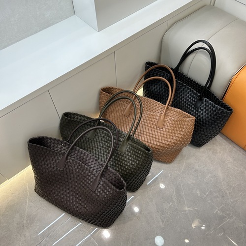 2024 Spring/Summer Cross-Border New Design Woven Vegetable Basket Bag, Large-Capacity Cowhide Tote Handbag for Women—Ideal for Export Business