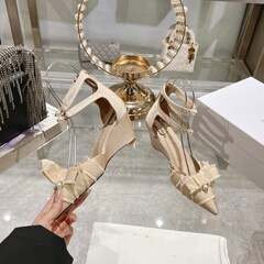2025ショーモデルの新型蝶結びのフリンジの先のハイヒールの真珠のストラップの猫と靴のネットの赤い女性靴