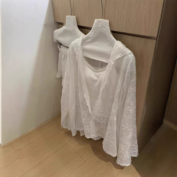 Summer lace design shirt with hood