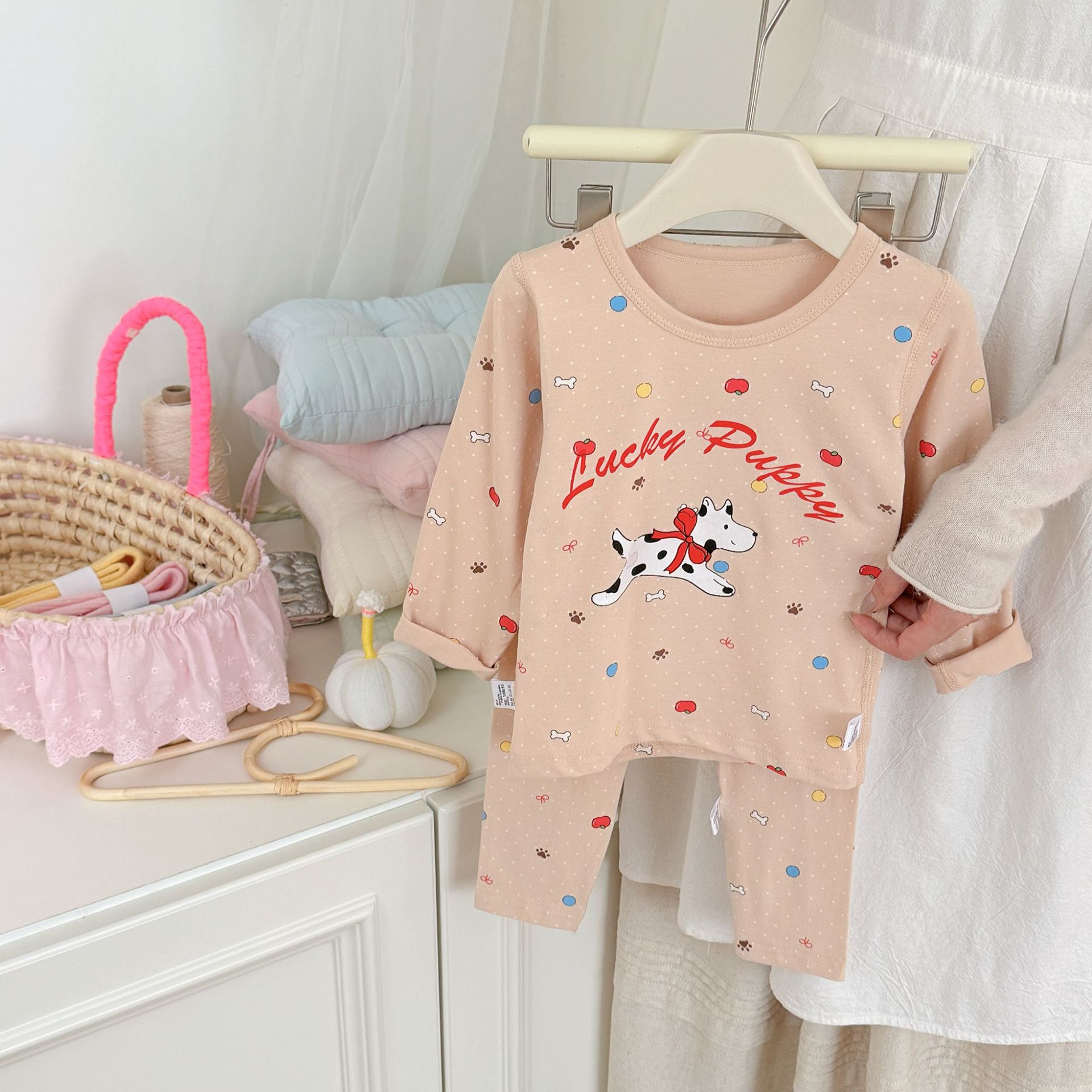 [personalizada] pijamas de niñas algodón sin hueso abrigo de otoño pantalones de otoño ropa para el hogar bebé primavera y otoño conjunto de dibujos animados al por mayor