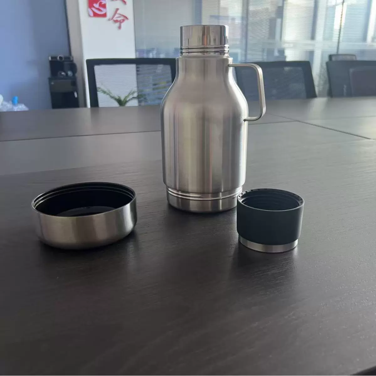 亚马逊双层不锈钢户外便携狗壶狗碗人狗共饮大容量运动保冷壶跨境