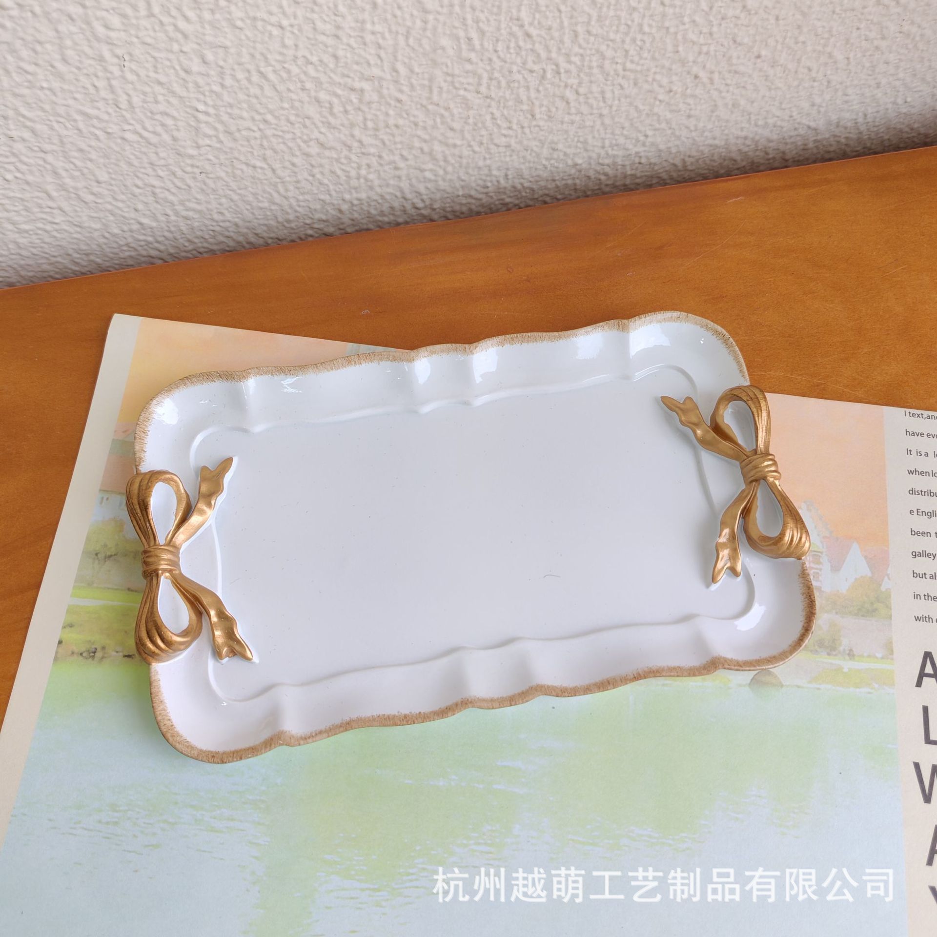 Vintage Dessert Plate Dishpoint Plate Bow Tray Resin Home Fruit Plate Ornaments Japanese Plate Jewelry Tray